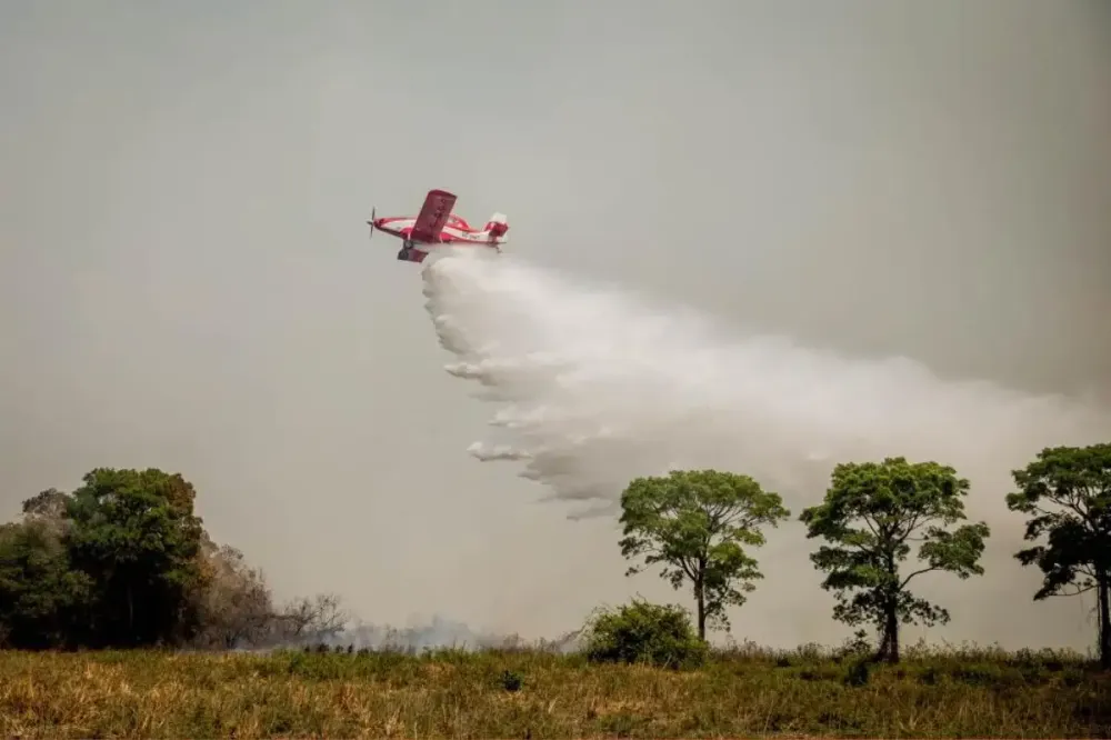Aeronaves reforçam combate a queimadas em áreas de Cerrado e Amazônia no Estado (foto: Secom MT)