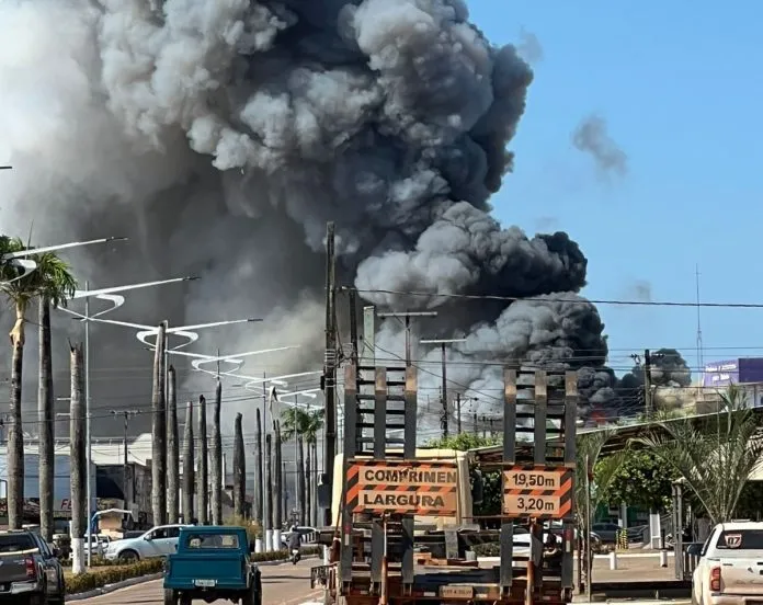Incêndio consome mercado de Nova Monte Verde no dia do aniversário da cidade; 