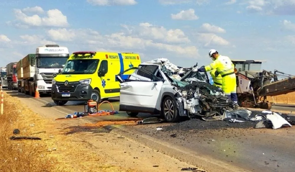 Colisão entre caminhão e utilitário deixa uma vítima fatal na BR-163 em Nova Mutum