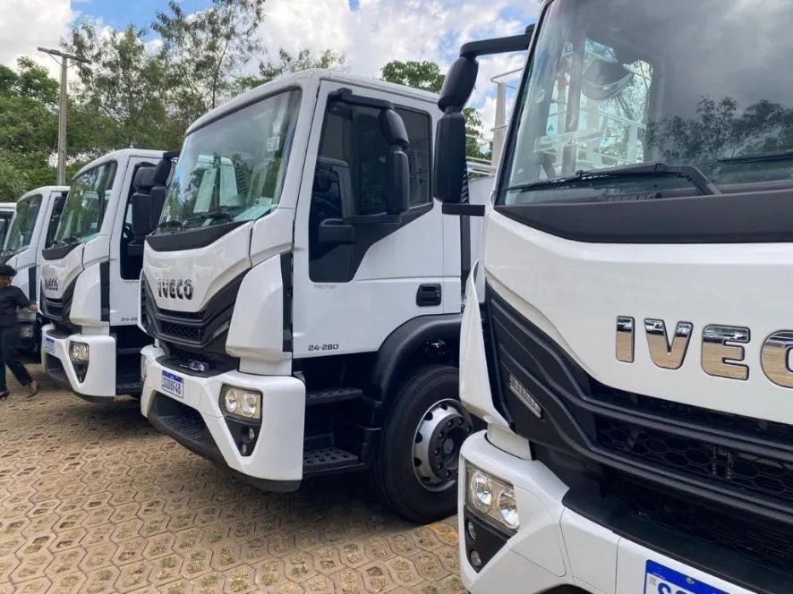 Governo de MT reforça logística da agricultura familiar com entrega de caminhões a 14 municípios