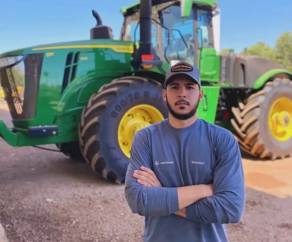 Jovem de 24 anos morre após batida entre carro e caminhão na MT-010